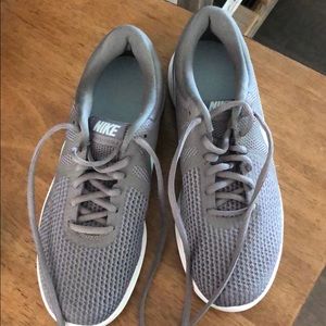 NWOT Size 8 Nike Revolution 4 Sneakers